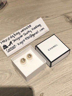 Chanel CC Pearl Earings