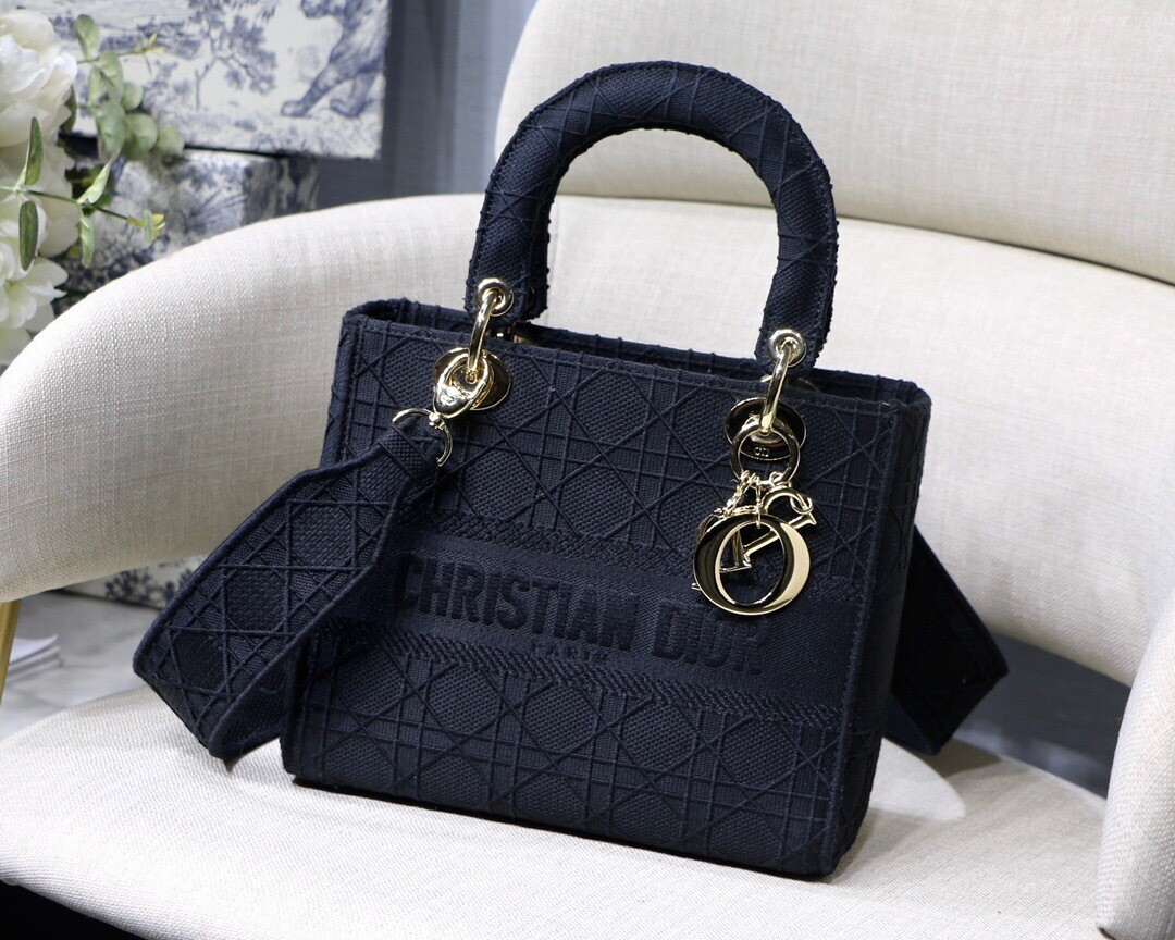 IN STOCK  1:1 Christian Dior Lady Dior Bag 24CM MED