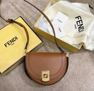 IN STOCK 1:1 FENDI Moonlight Leather Saddle Bag