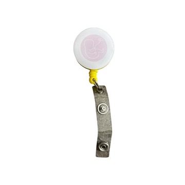 Porte-badge rose bébé dans l’utérus – Design symbolique et bienveillant pour la maïeutique