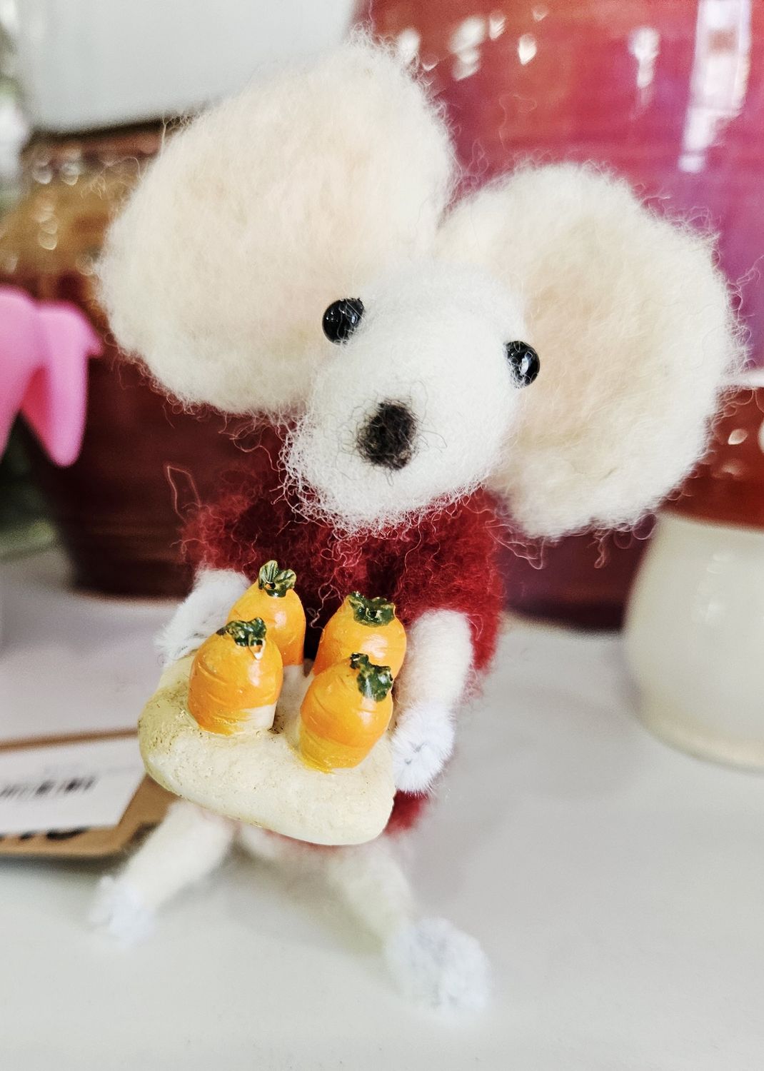 Felted Mouse with Carrots