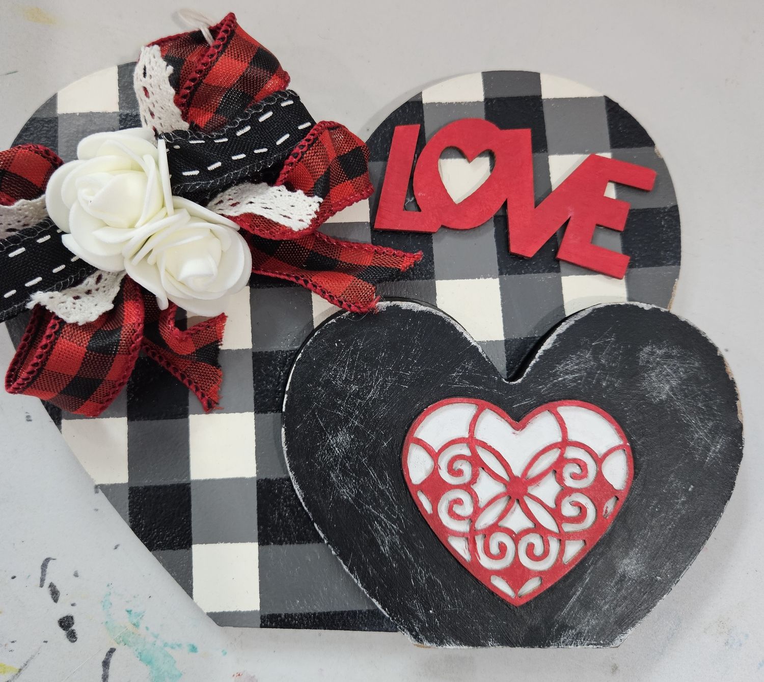 Double heart table décor