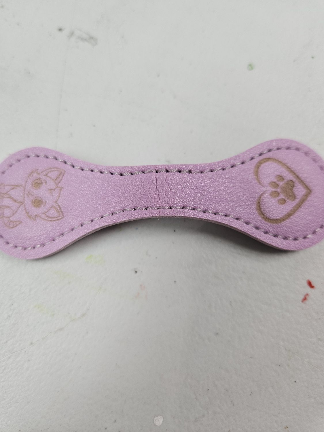 Magnetic bookmark - purple, cat/paw