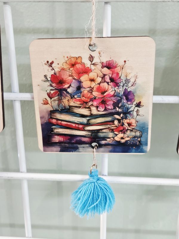 Book reversible square hanger