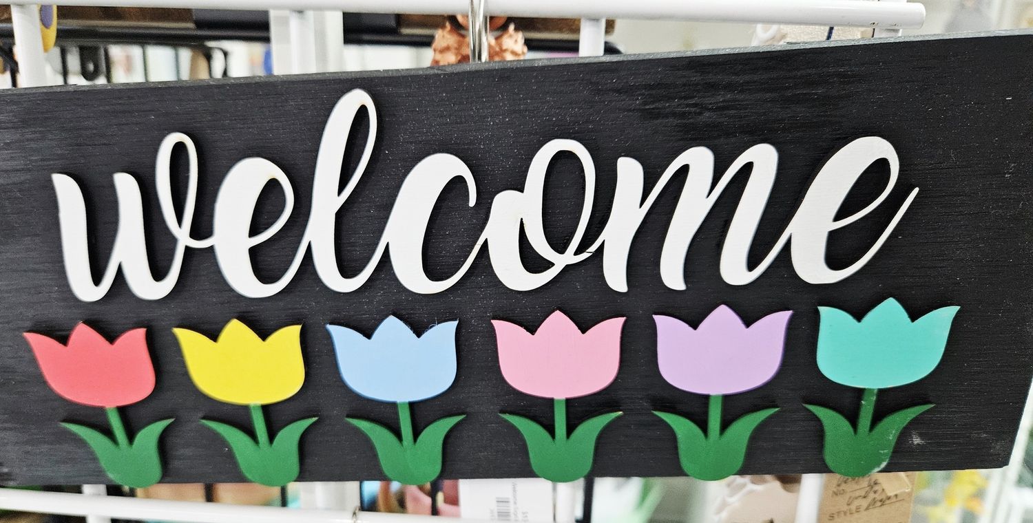 welcome sign black w/flowers