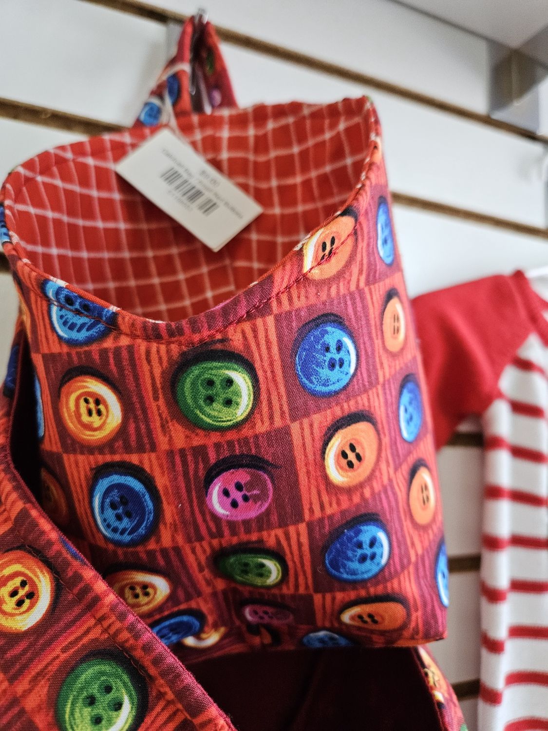Small catch all bag red with buttons