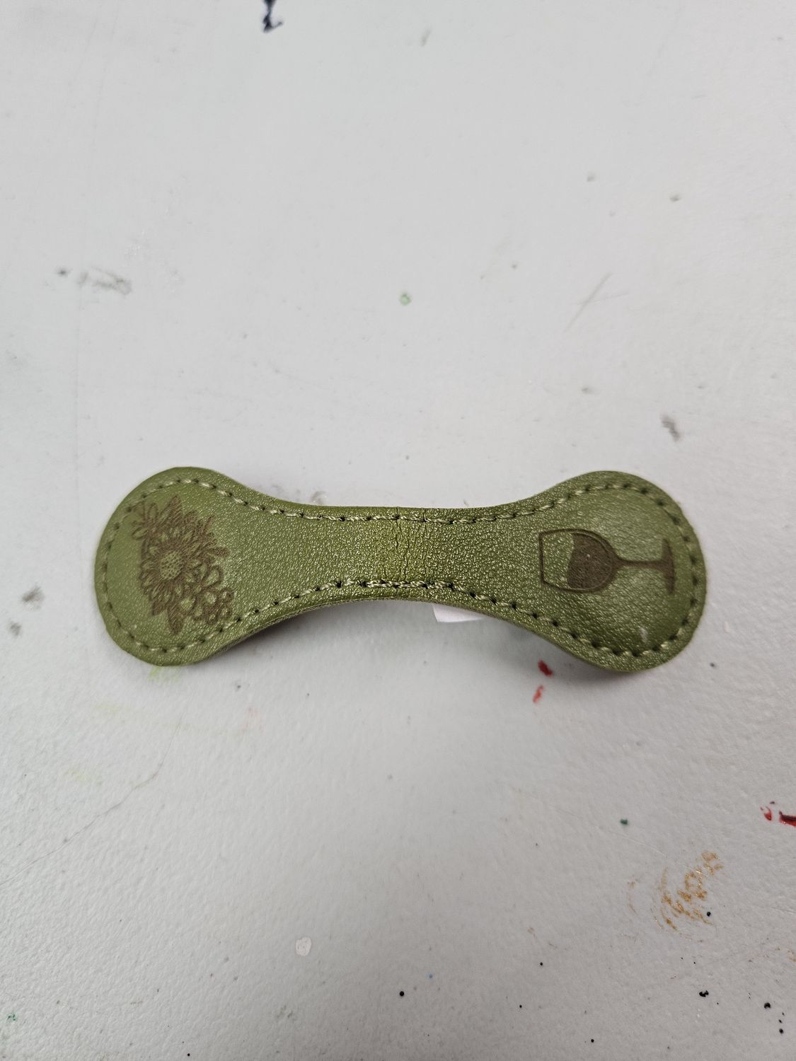 Magnetic bookmark - Green, wine/flower