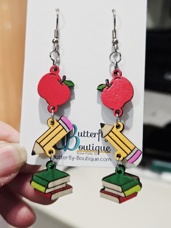 Apple pencil books earrings green/red