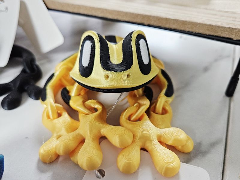Yellow/Black 3D Frog - Large