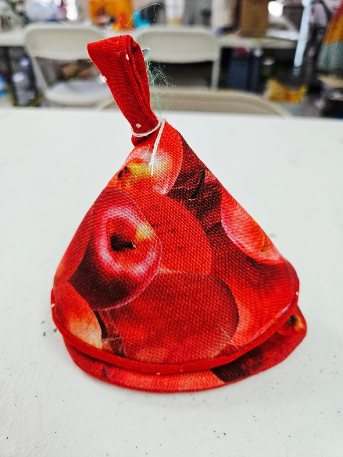 Apple cone pot holder pair