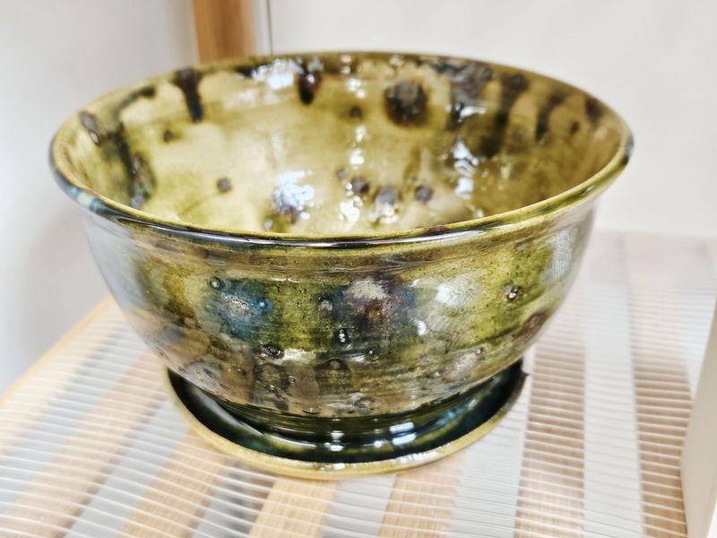 Green ceramic planter