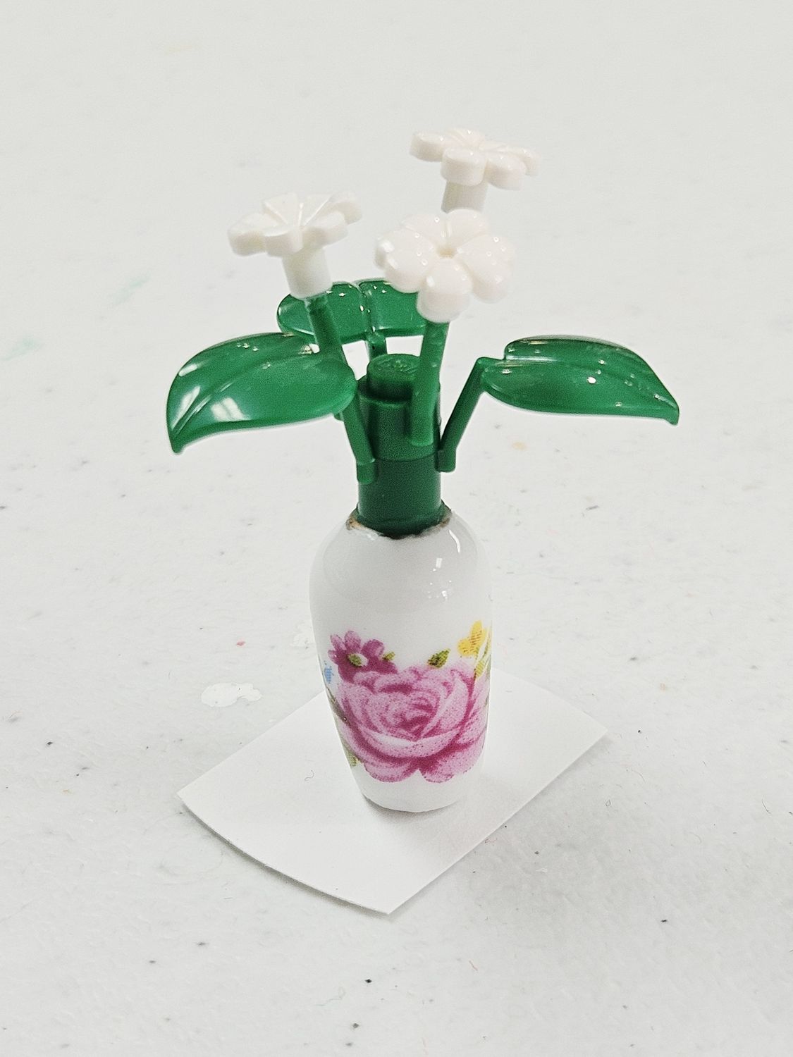 Pink Flower Ceramic vase with 3 white flowers