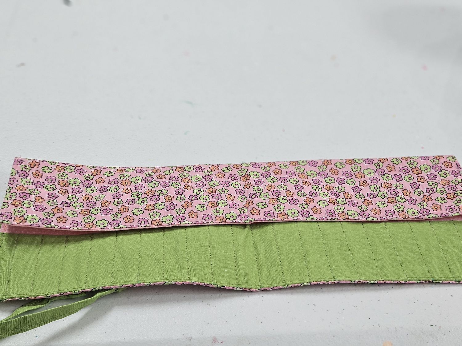 Crayon Organizer Pink w/flowers