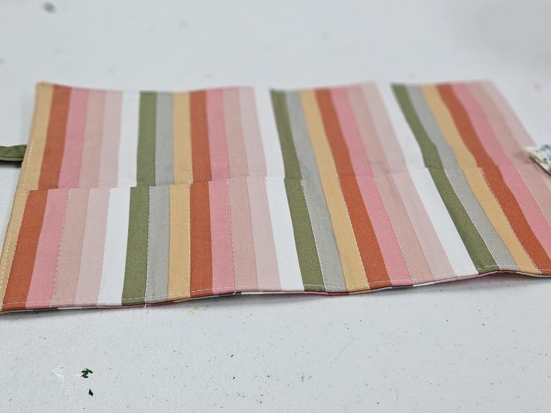 Color Pencil Organizer Pink/Brown/Grey/Green Stripe