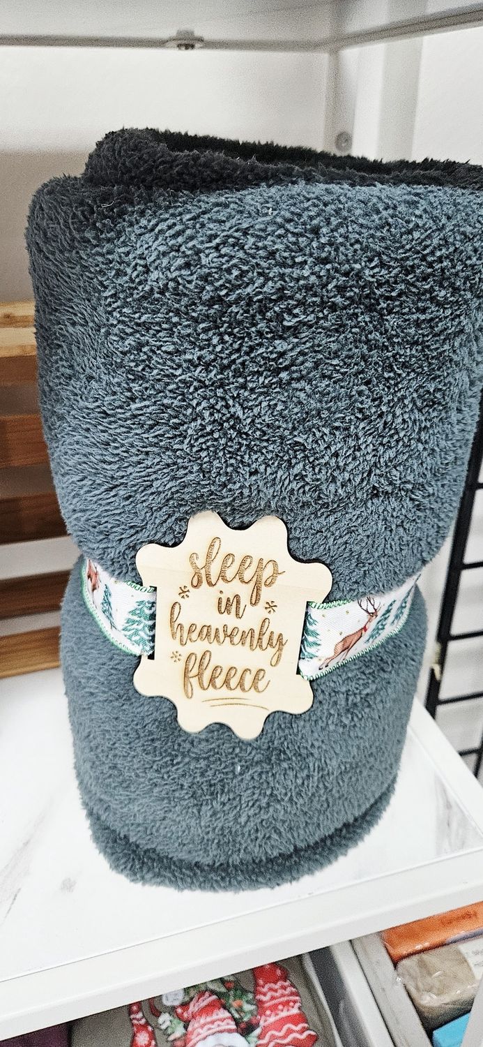 Green Blanket Sleep In Heavenly Fleece w/Reindeer Ribbon