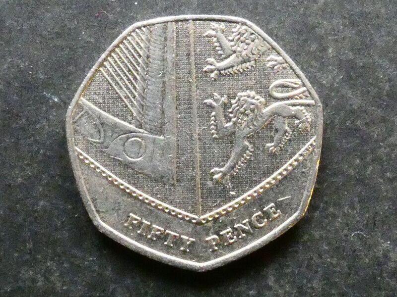 50p, 2017, shield reverse.