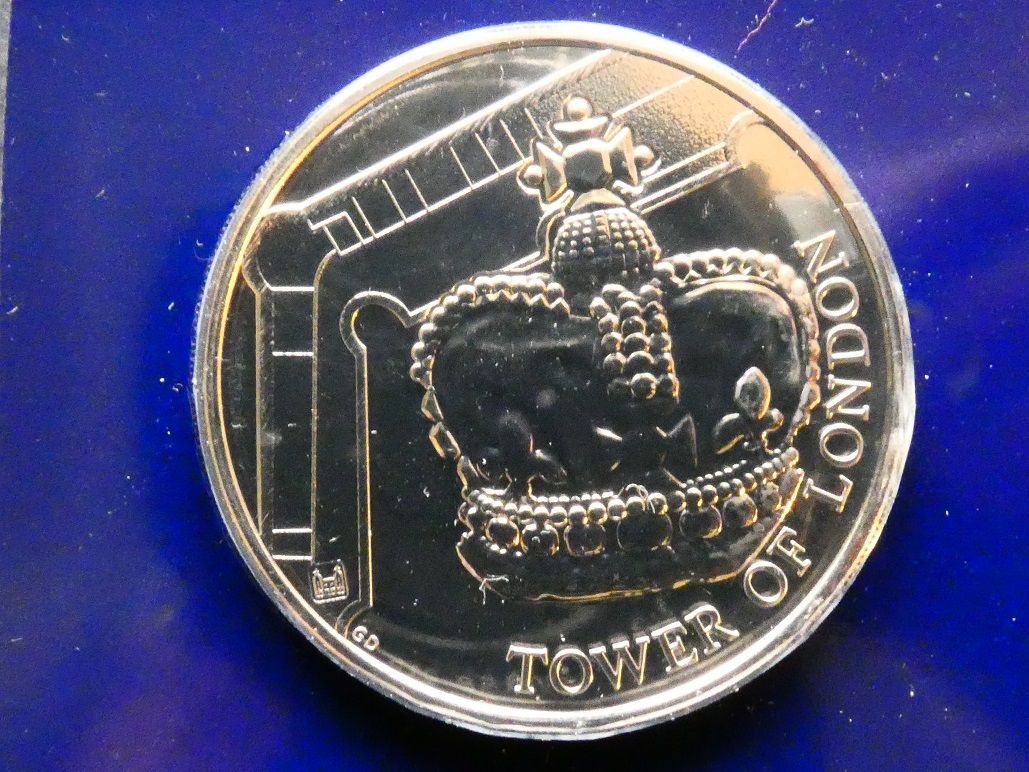 £5, 2019, Tower of London.