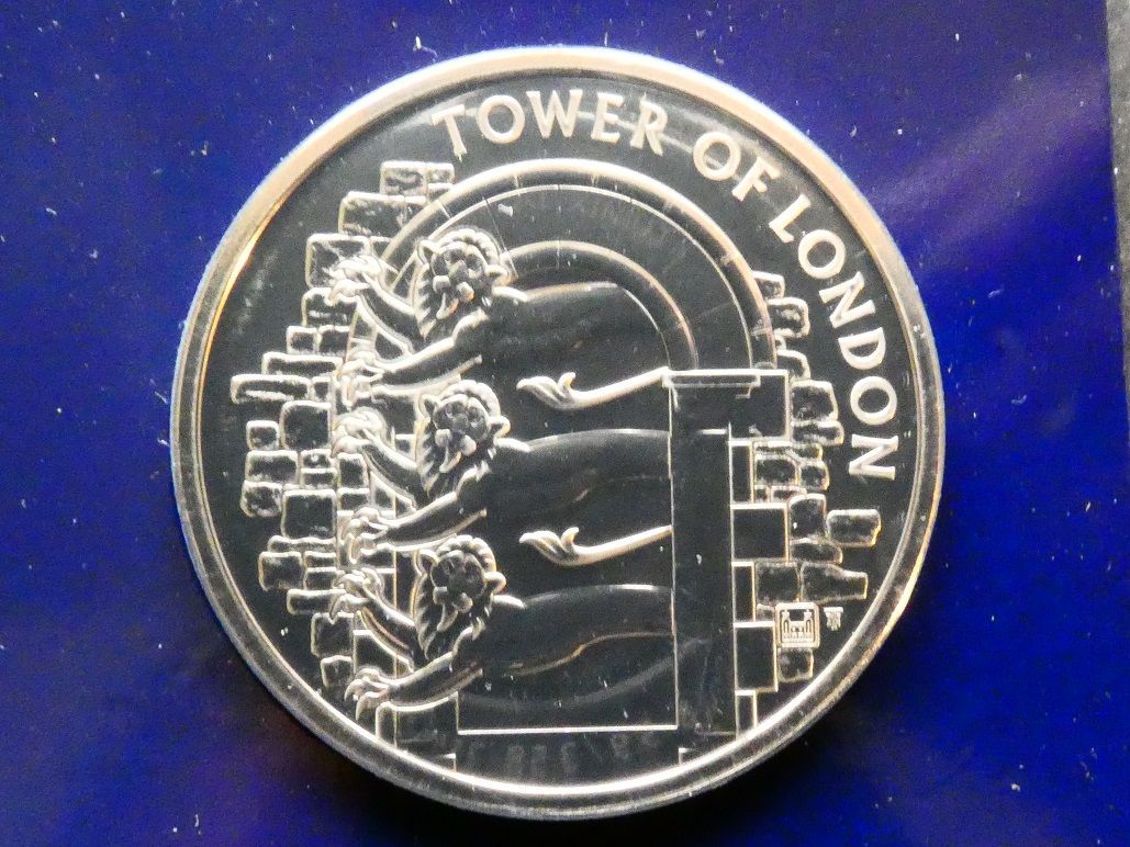 £5, 2020, Tower of London.