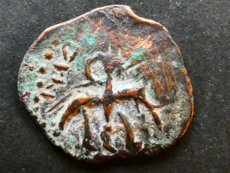 Kushan Empire, Huvishka (c. 158-195 CE), bronze Unit