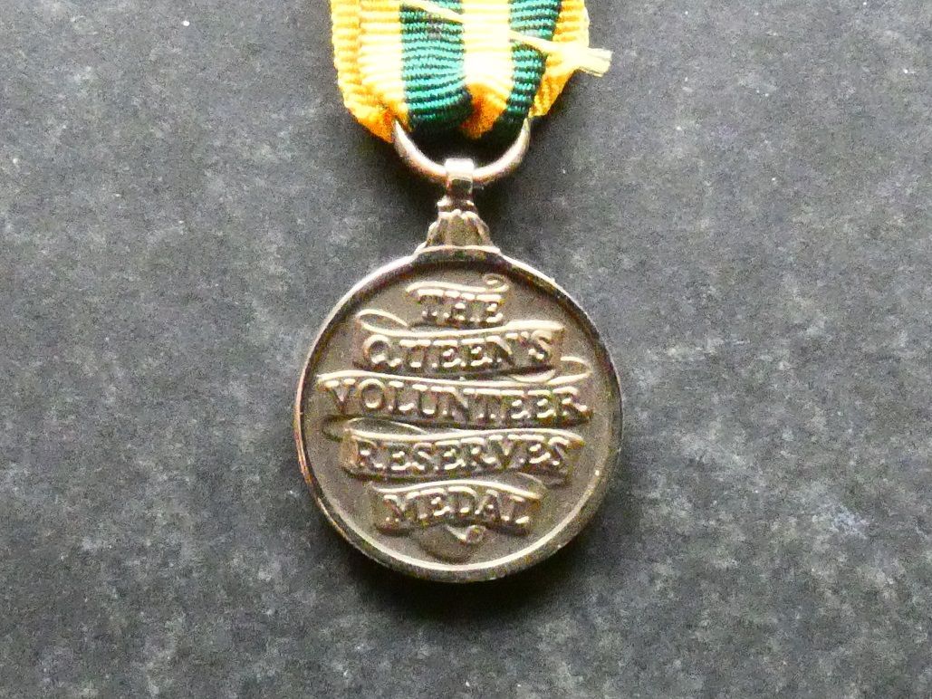 Great Britain, Queen's Volunteer Reserves Medal, miniature.