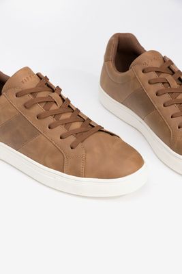 DEPORTIVA CAMEL CON SUELA BLANCA