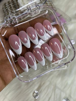 Simple French Press-On Nails