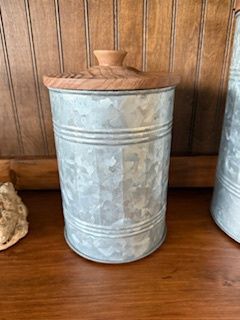 Metal Containers w/ Covers- set of 3