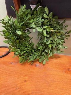 Evergreen Boxwood Wreath 9"