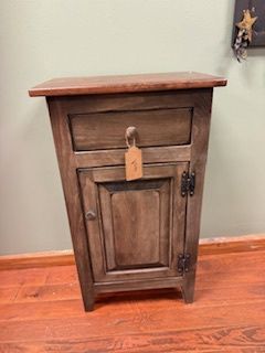 1 Door Cab w/ Drawer