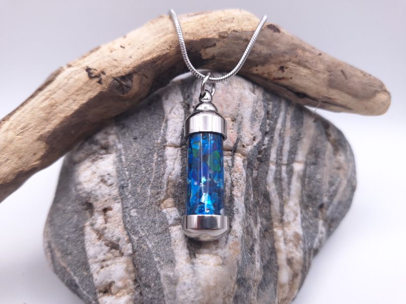 OCEAN PLASTIC NECKLACE - DEEP BLUE
