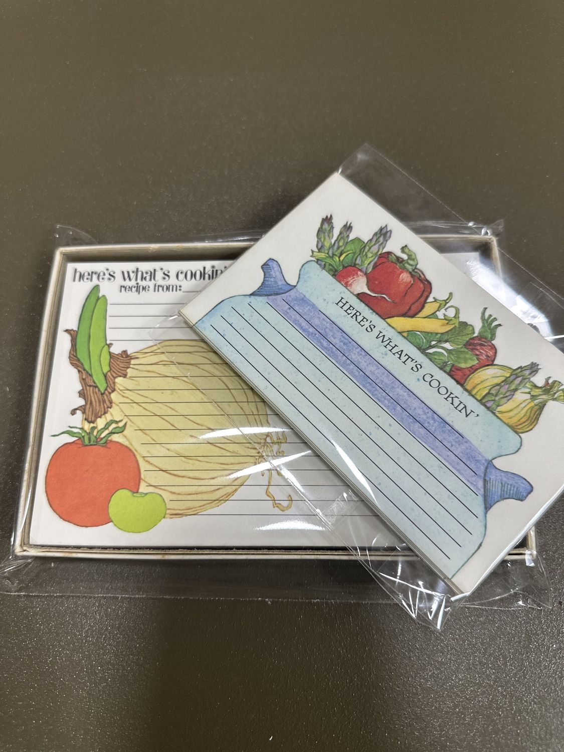 Vintage Recipe Cards w/ Box - Set