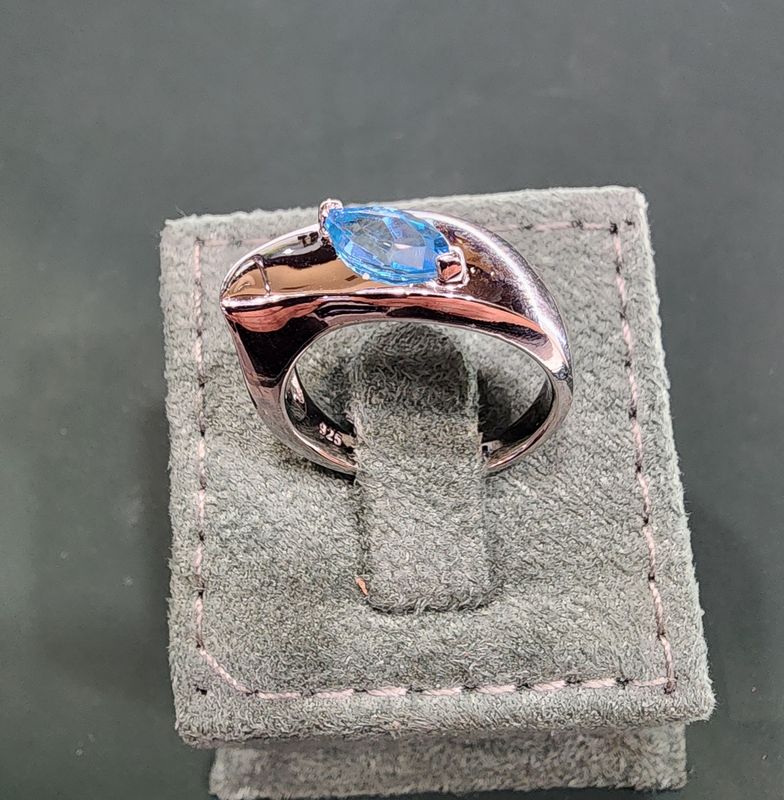 Sereni Swiss Bl Topaz Ring in 925 SS - SZ8