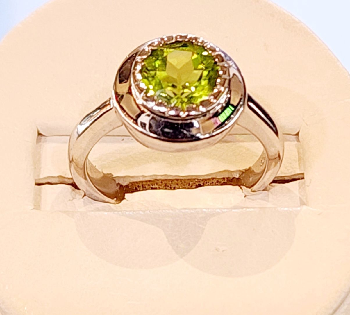 Peridot Ring in 925 0193 sz 5.5