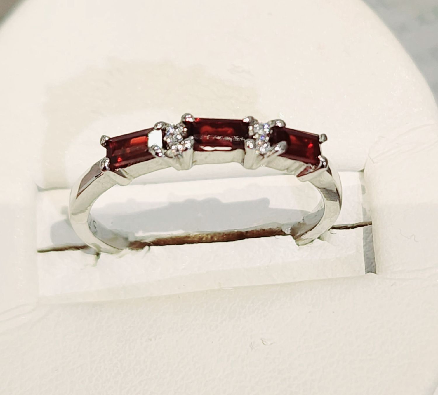 Garnet Ring in 925 0142 sz 6.5