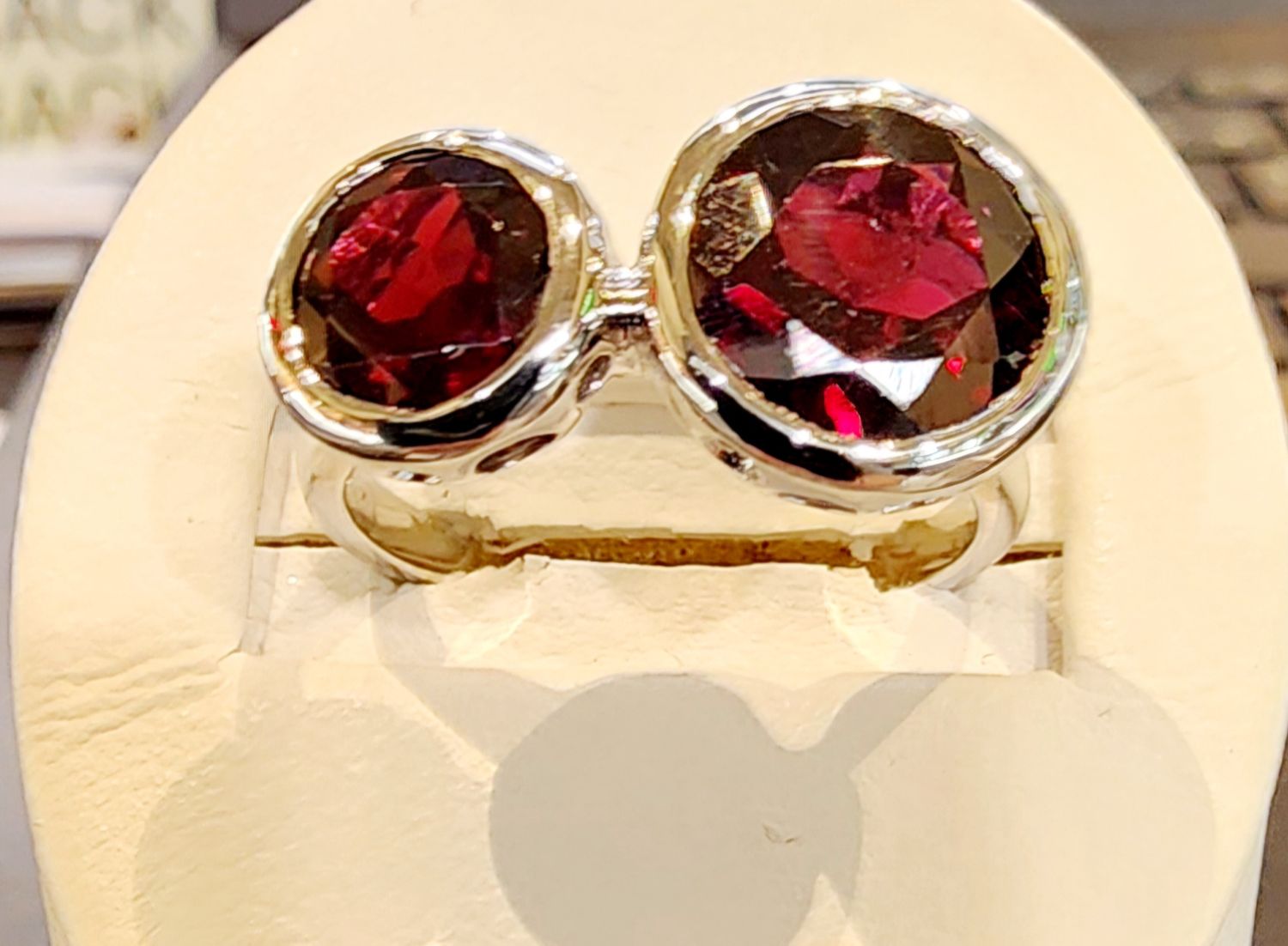 Garnet Ring in 925 0149 sz 8