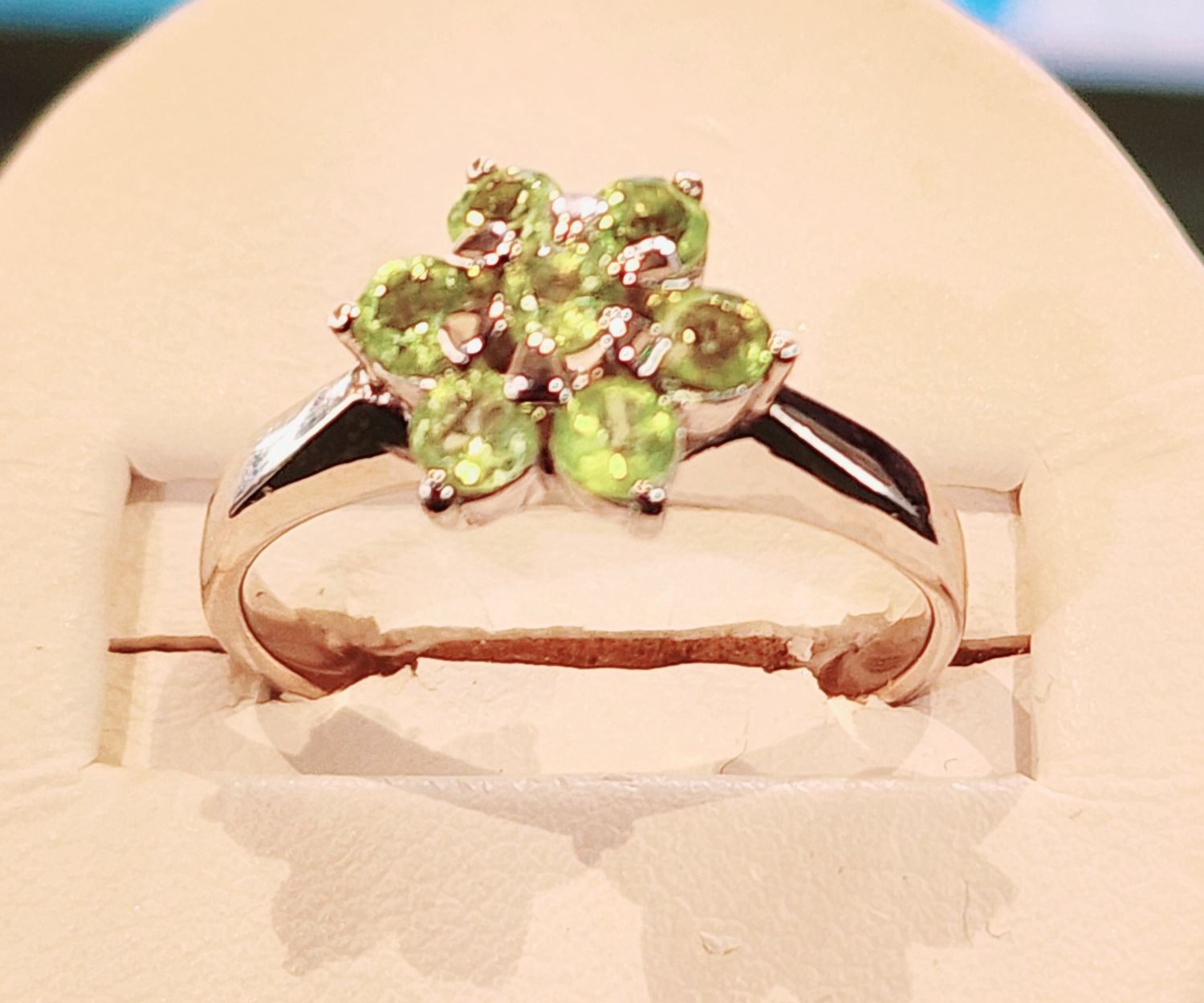Peridot Ring in 925 0188 sz 7.5