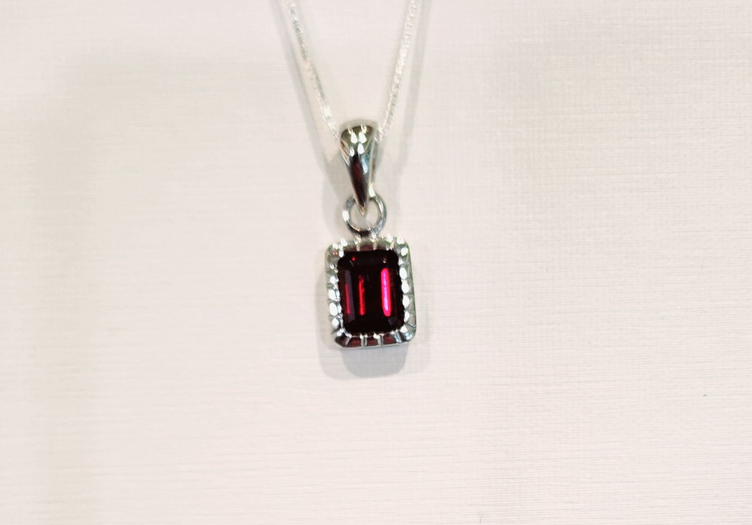 Garnet Pendant in 925 0012