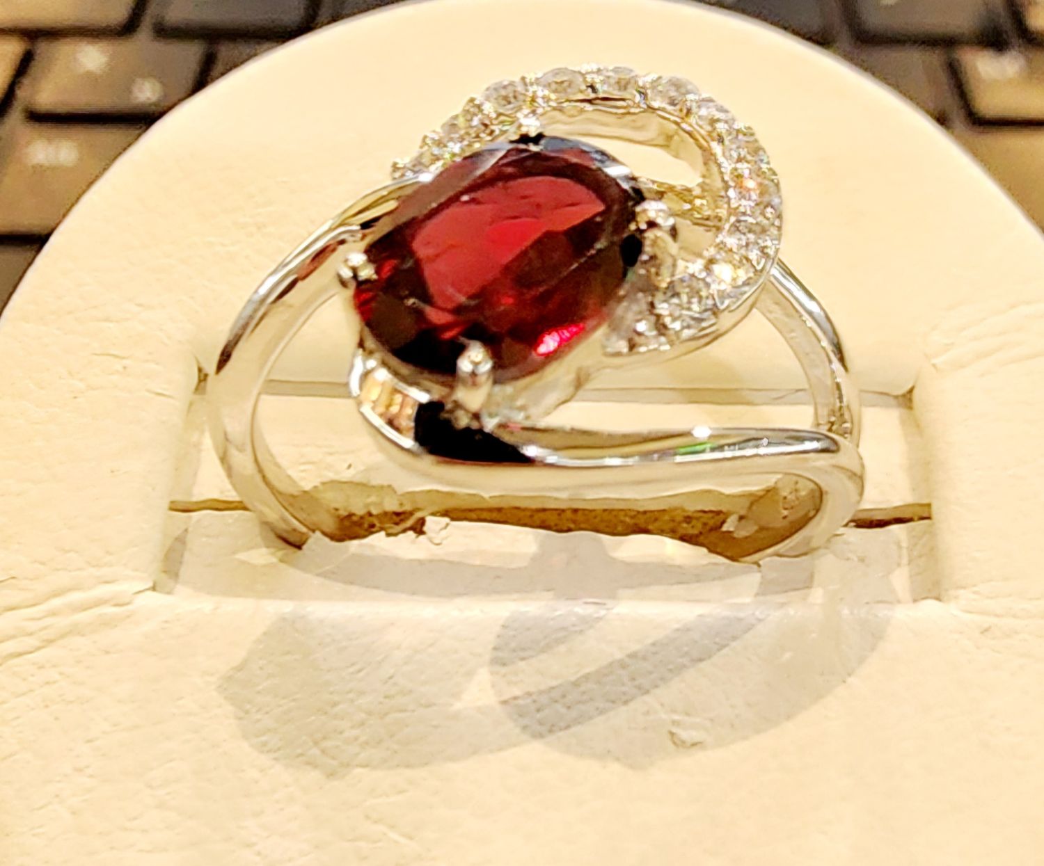 Garnet Ring in 925 0138 sz 7