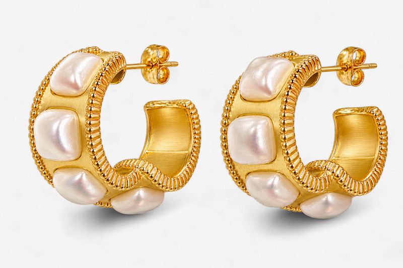 Pearls Before Cocktails