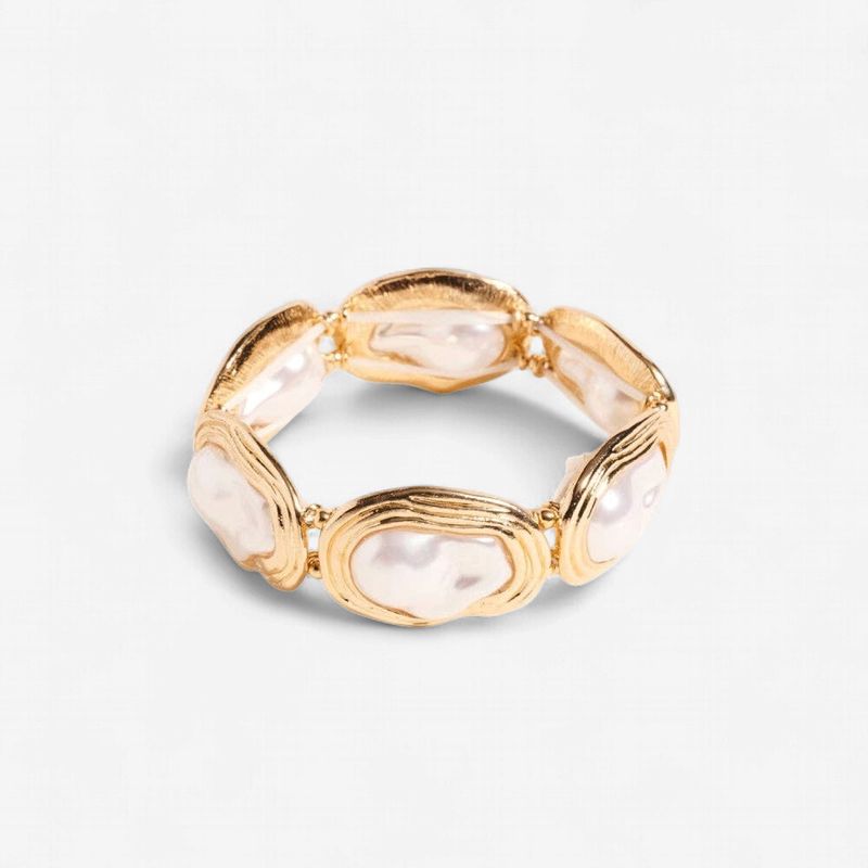 Grandma’s Good Pearls Stretch Bracelet