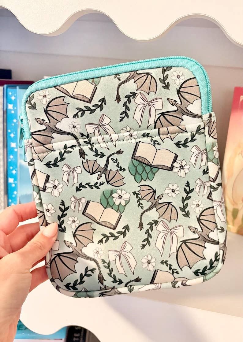 Romantasy Kindle Sleeve (1)
