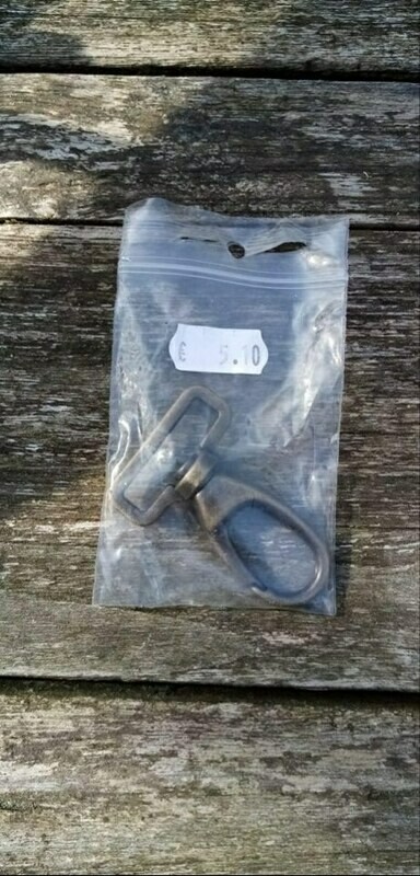 KARABIJNSLUITING 30 MM BREED X 50 MM HOOG