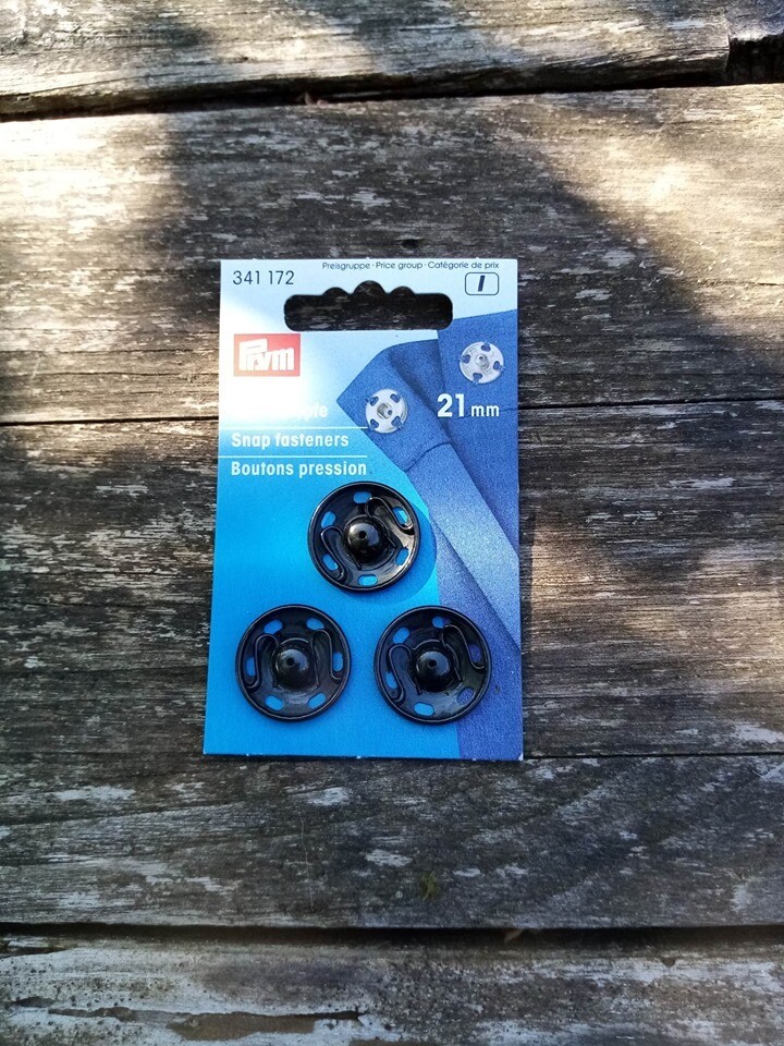 ZWARTE DRUKKNOPEN  OM AAN TE NAAIEN 21MM
