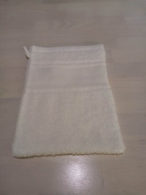 WIT WASHANDJE MET AIDABOORD