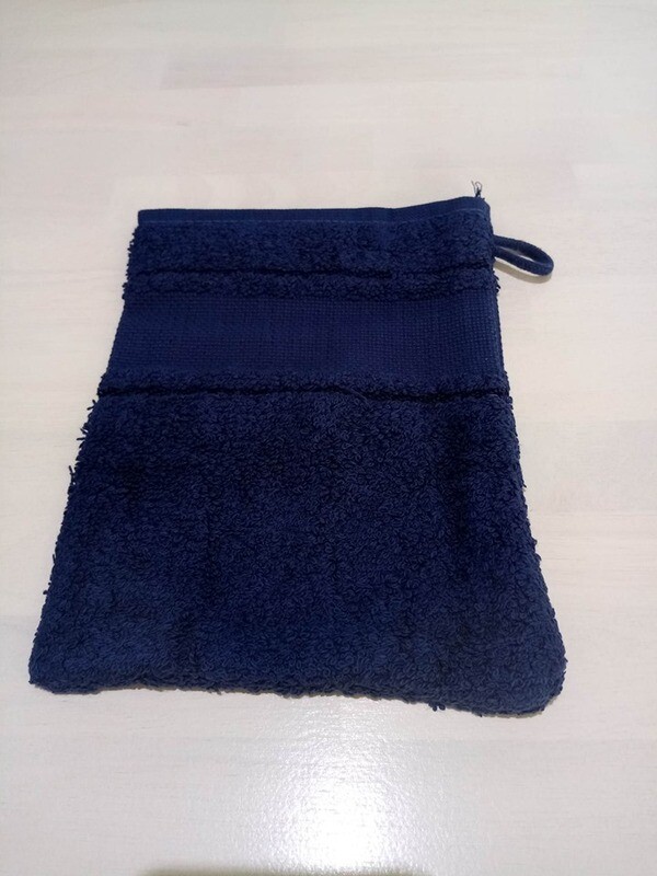 DONKERBLAUWE WASHANDJE MET AIDABOORD