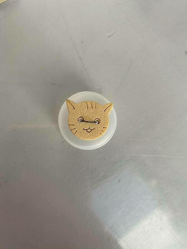 HOUTEN FANTASIEKNOOPJE KAT 30mm