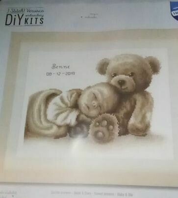 geboorte baby met beertje