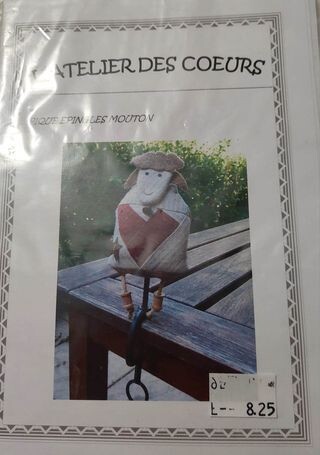 PIQUE EPINGLES MOUTON = speldenkussen