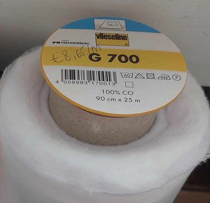 G700 = vlieseline = plakkatoen(batist)= per 25 cm