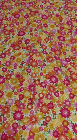 011 bloem = per 25 cm=katoenen patchworkstof